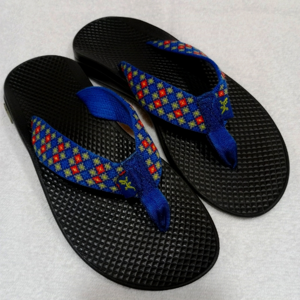Chaco girls flip flops size 5